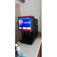 可乐机是专业制作碳酸饮料的设备图片
