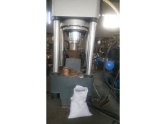 安阳全自动铜屑压块机金属屑压块机压饼机鑫源液压新机型畅销中l图片