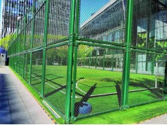 西安体育围栏网 篮球场防护网 足球场隔离网工厂图片
