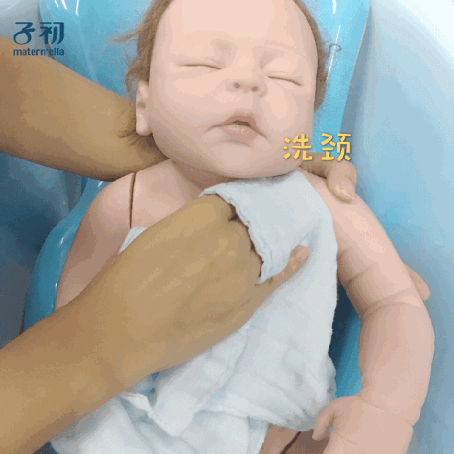 如何给13个月的宝宝洗澡（新手爸妈看过来）(10)