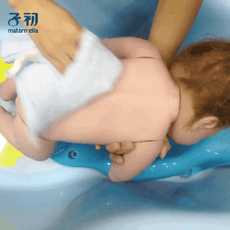 如何给13个月的宝宝洗澡（新手爸妈看过来）(11)