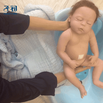 如何给13个月的宝宝洗澡（新手爸妈看过来）(12)