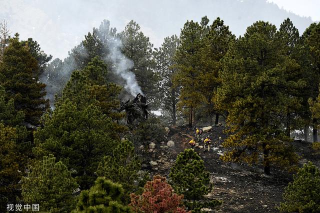 美国科罗拉多州遭山火袭击（美国科罗拉多州发生山火）(1)
